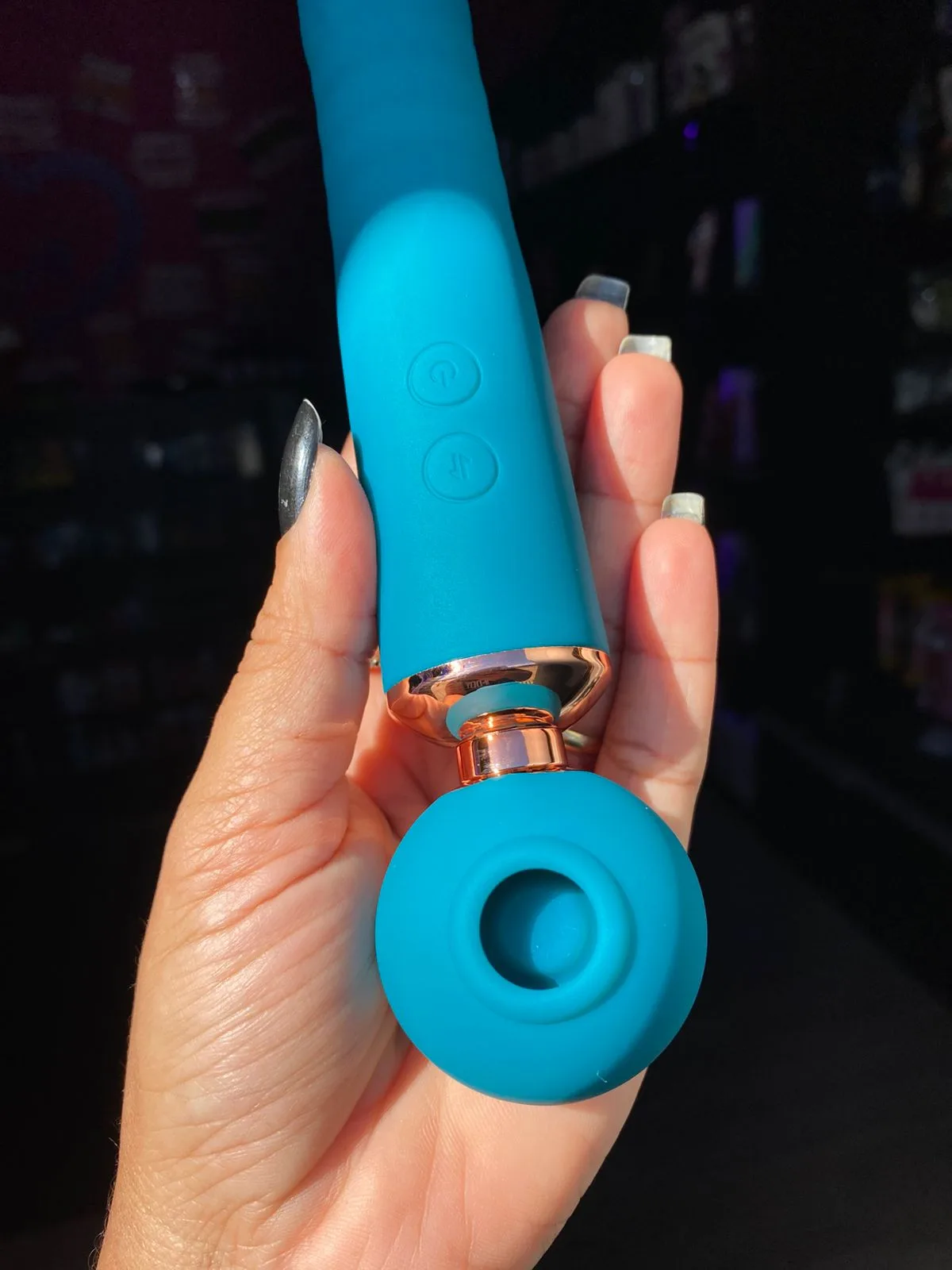 Vibrador Varinha Mágica 3 em 1 com Pulsação e Vai e Vem Recarregável