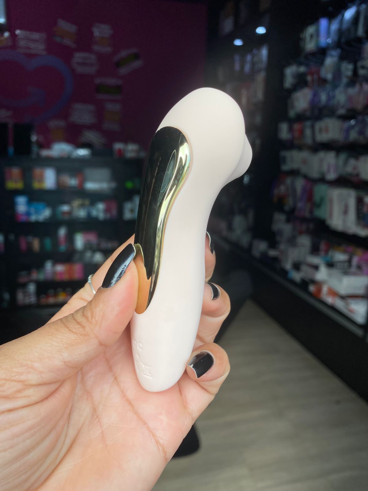 V1br4d0r Clitoriano por ondas de pulsação 10 intensidades (1019) recarregável