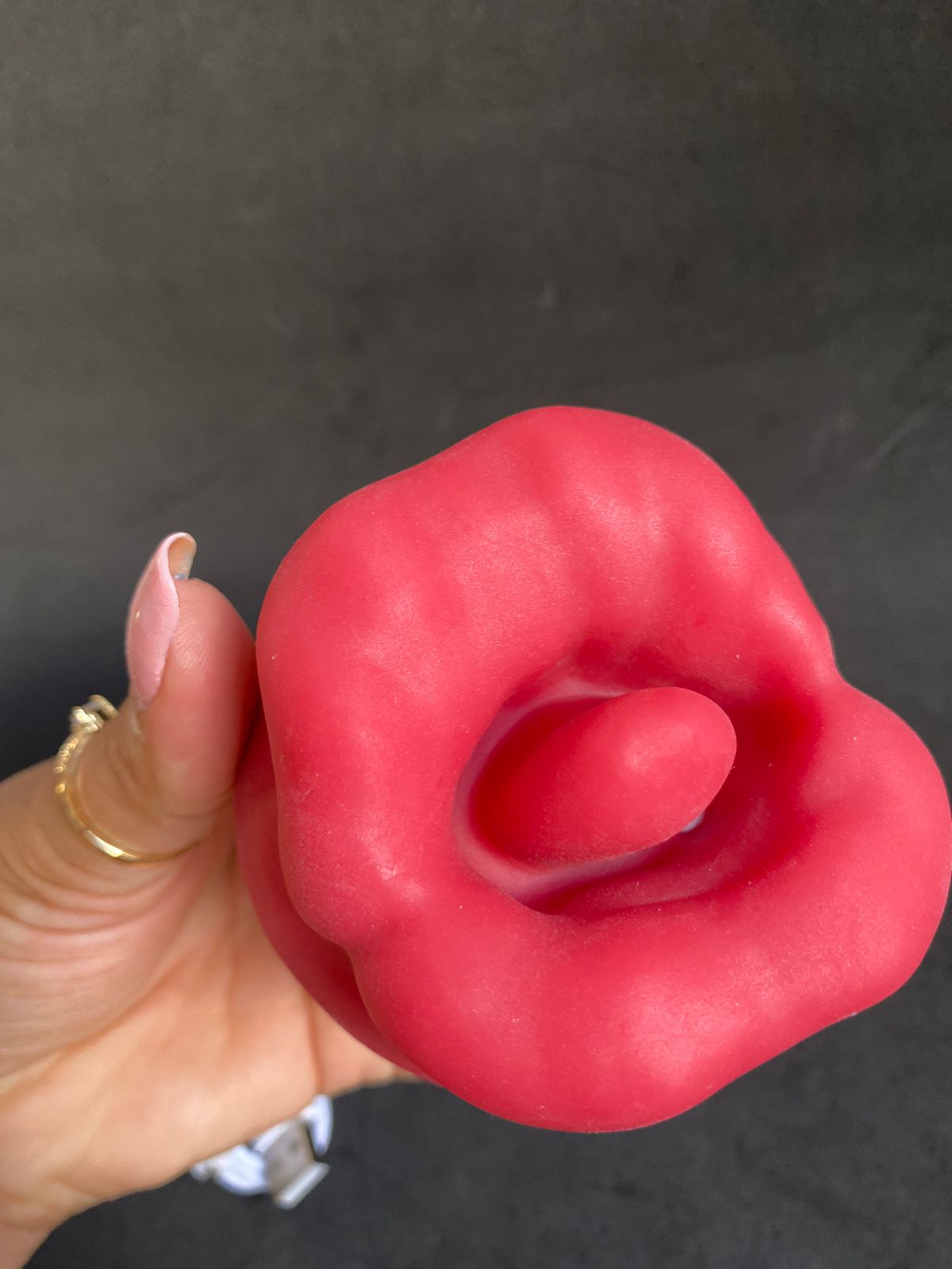 Vibrador clitóriano em formato de boca com língua vibrátoria (8526) recarregável — foto 3