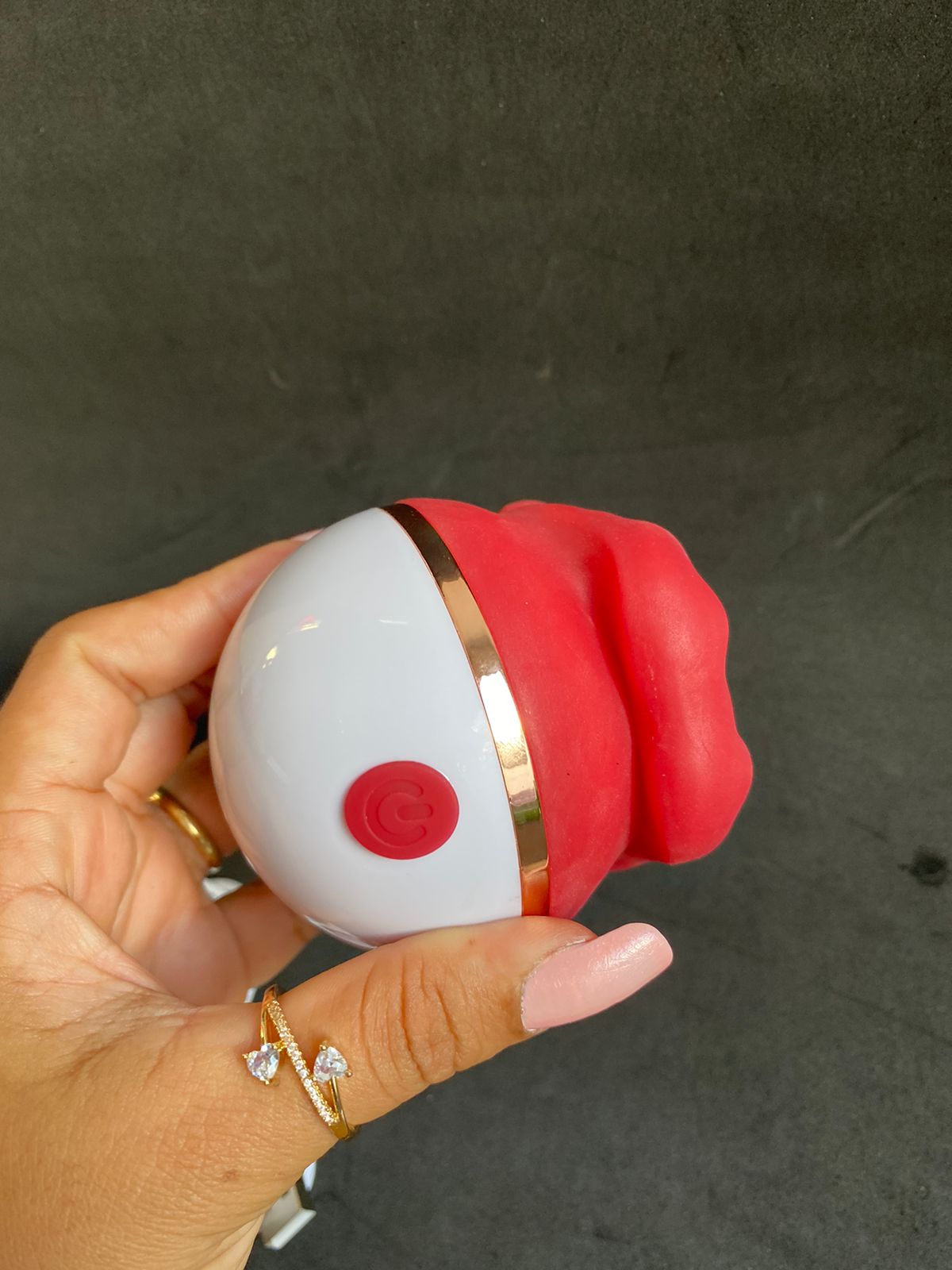 Vibrador clitóriano em formato de boca com língua vibrátoria (8526) recarregável — foto 5