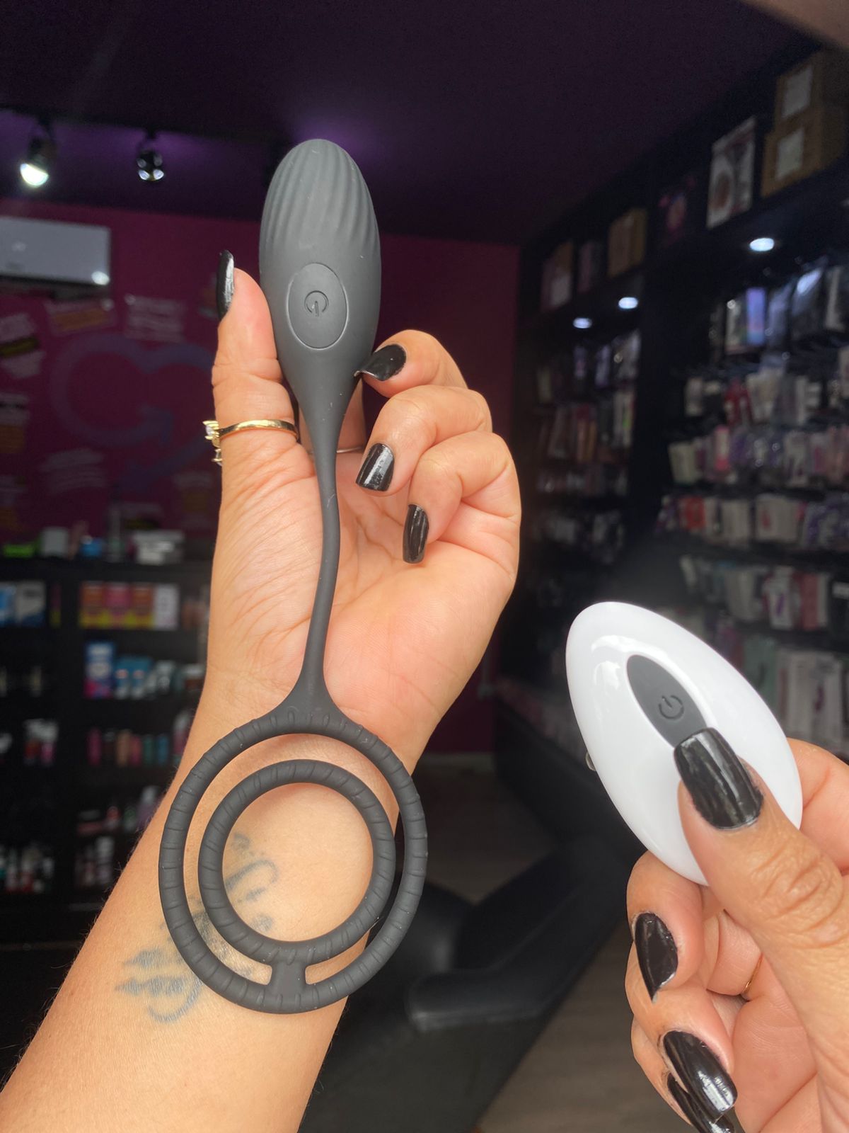 Anel peniano com vibro e anel escrotal com controle sem fio e aplicativo de celular (2186) recarregável