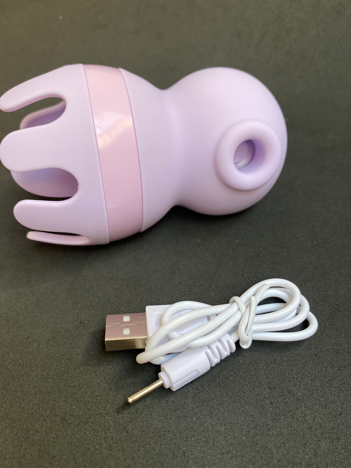 V1br4d0r de cl1t0r1s polvo com pulsação +linguinha 10 intesidades (8249) recarregável