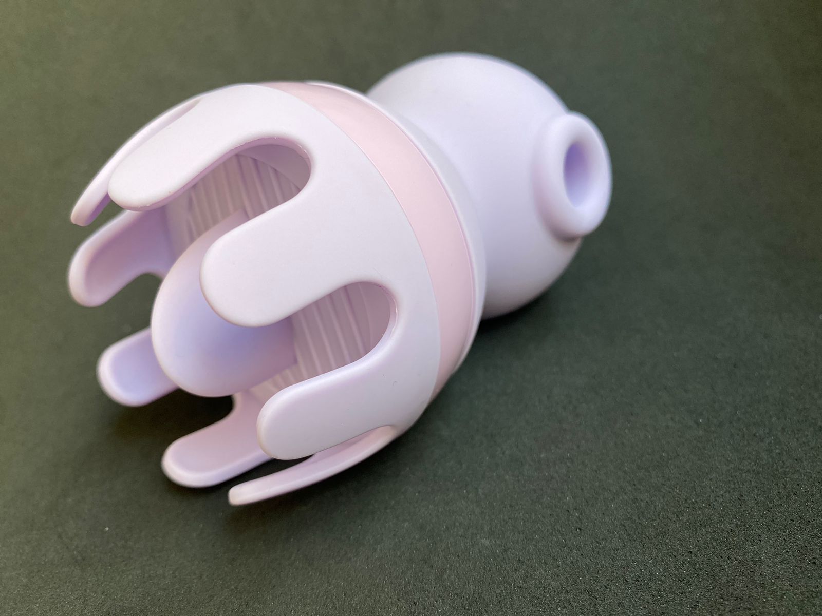 V1br4d0r de cl1t0r1s polvo com pulsação +linguinha 10 intesidades (8249) recarregável