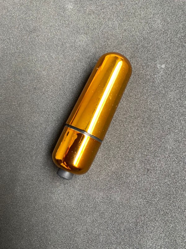 Bullet -Vibrador clitoriano- 01 vibração (5162) dourado — foto 3