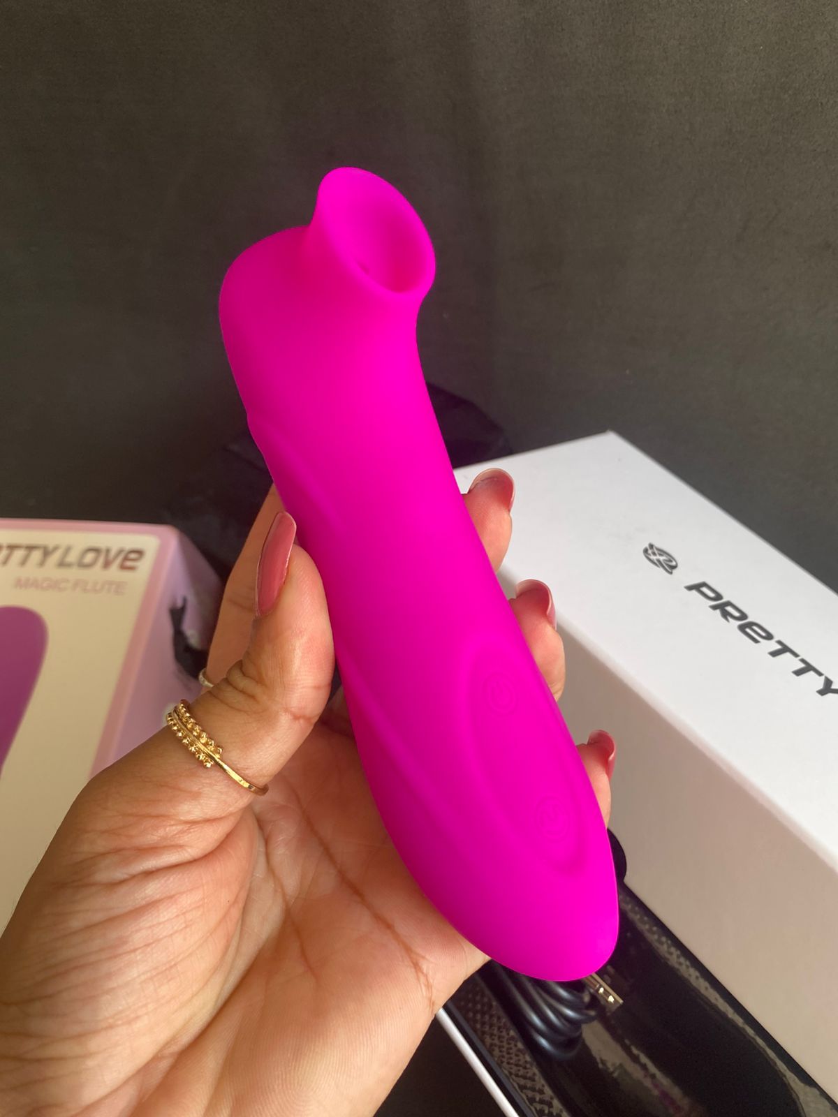 3st1mul4d0r de Cl1t0r1s V1br4ç40 e Sucção - Romance - Pretty Love (5576) roxo