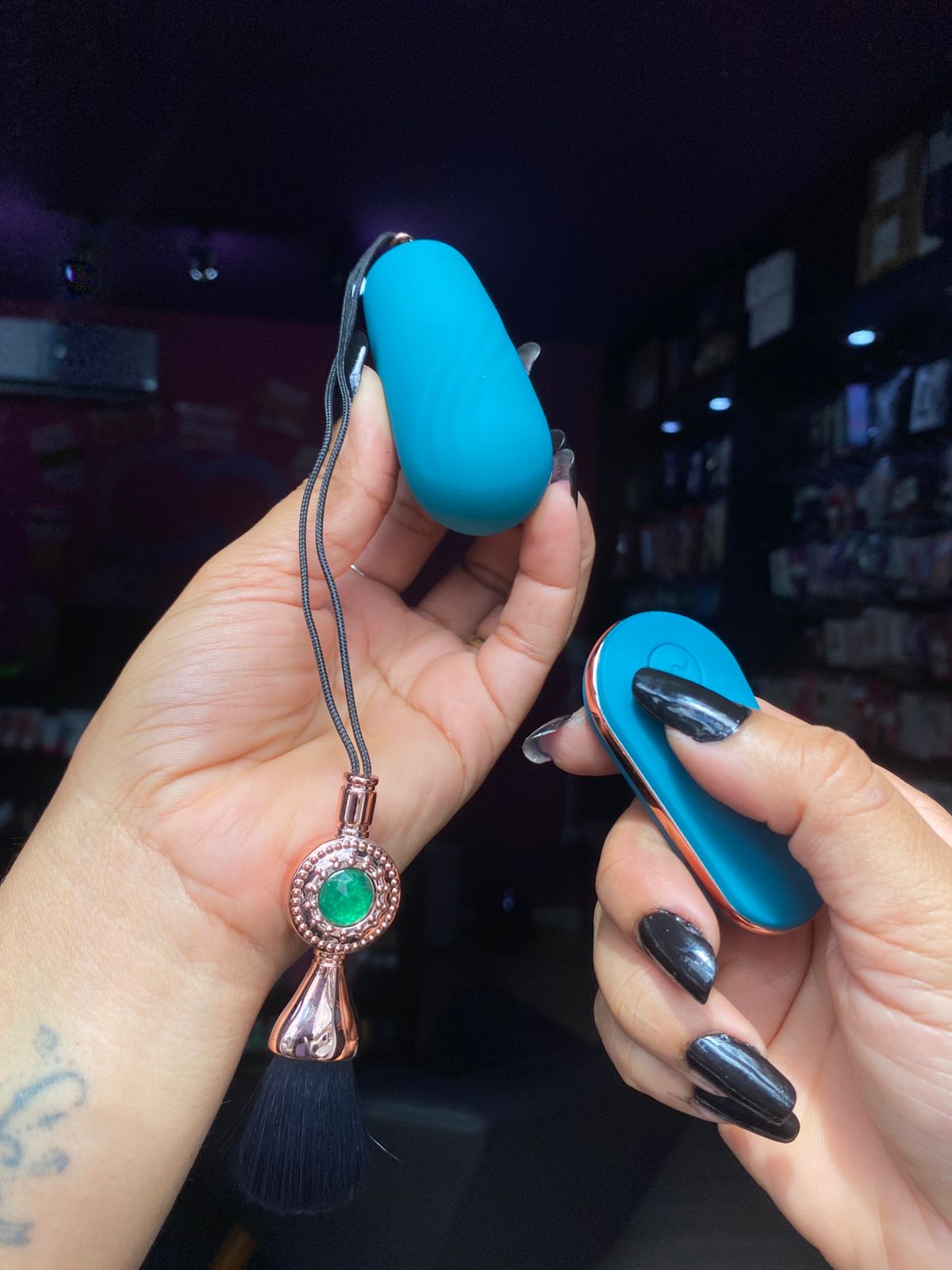 Cápsula v1br4t0r14 com controle sem fio e aquecimento 12 intensidades (1506) recarregável