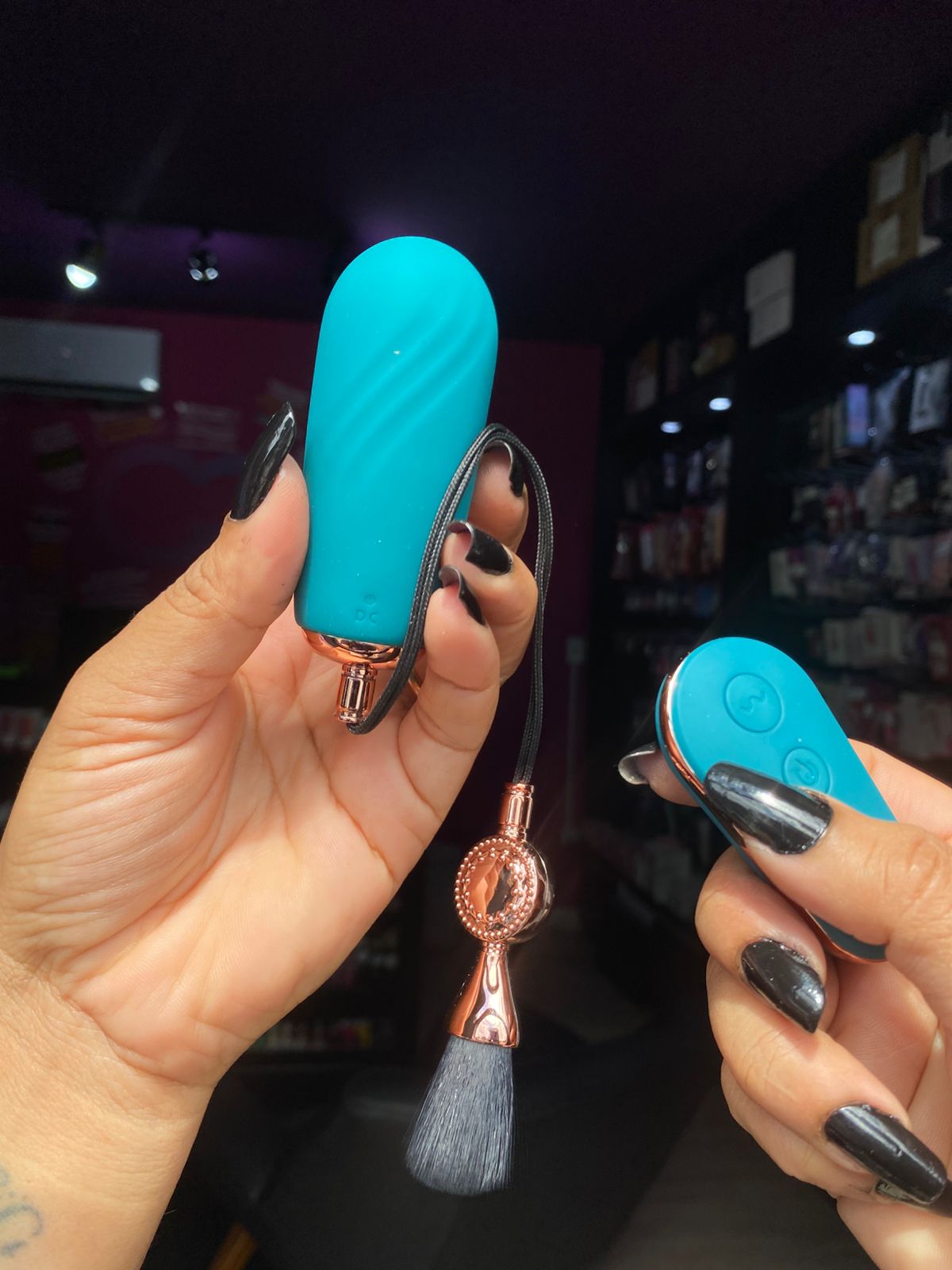 Cápsula v1br4t0r14 com controle sem fio e aquecimento 12 intensidades (1506) recarregável