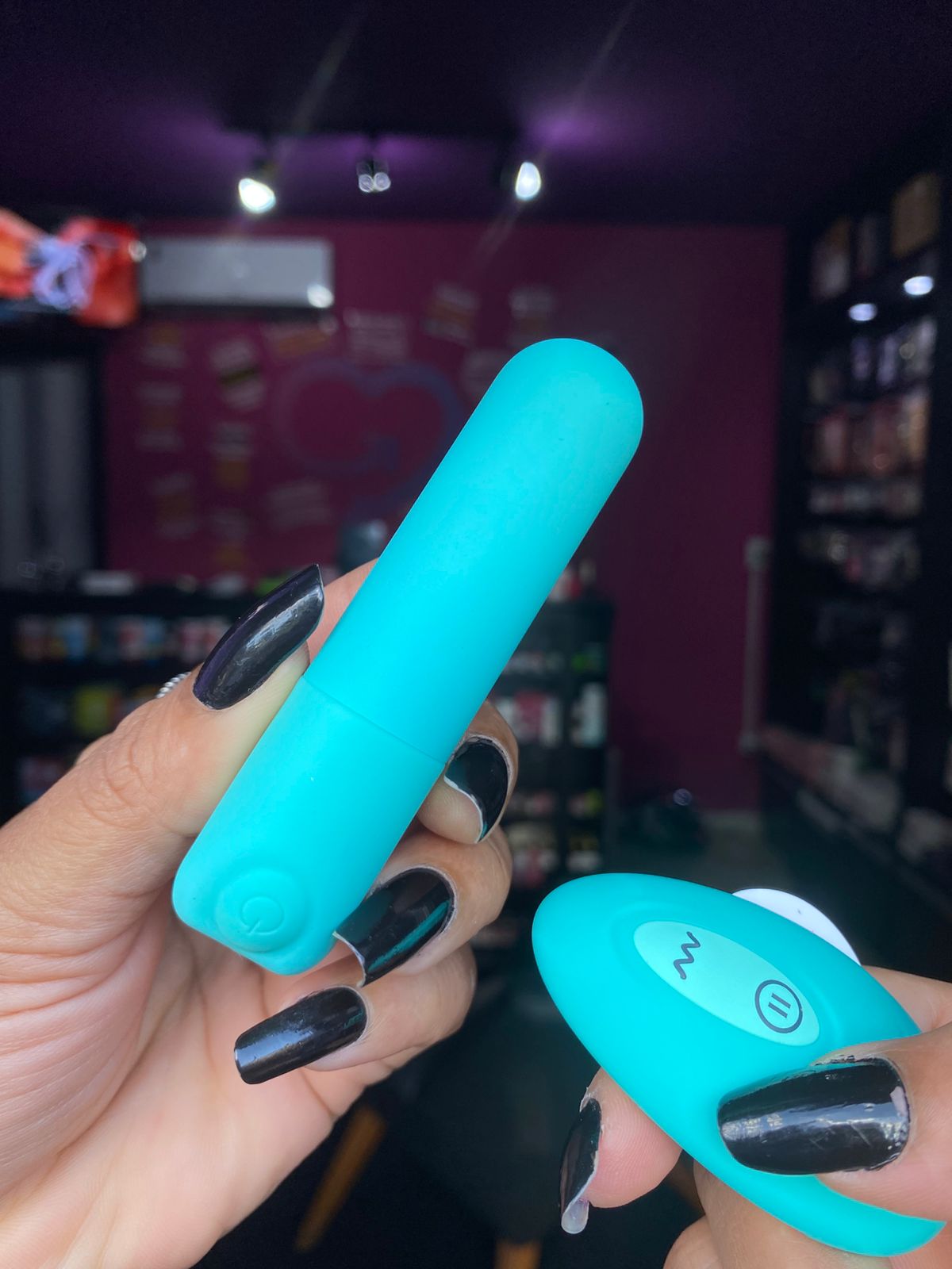 Cápsula v1br4t0r14 revestida em silicone liquido controle sem fio 10 intensidades (5250) recarregável