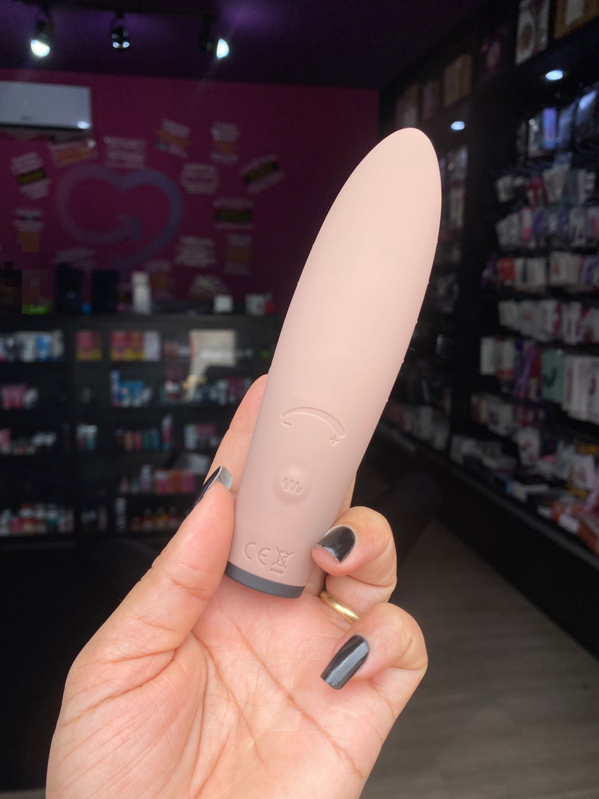 V1br4d0r de cl1t0r1s em formato de língua revestido em silicone liquido 10 intensidades (4287) recarregavél