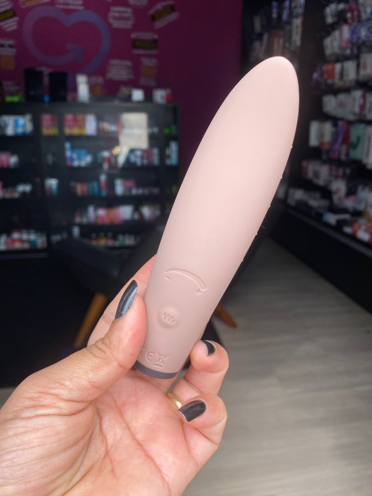 V1br4d0r de cl1t0r1s em formato de língua revestido em silicone liquido 10 intensidades (4287) recarregavél