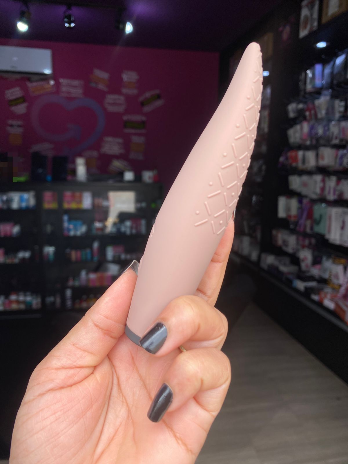 V1br4d0r de cl1t0r1s em formato de língua revestido em silicone liquido 10 intensidades (4287) recarregavél