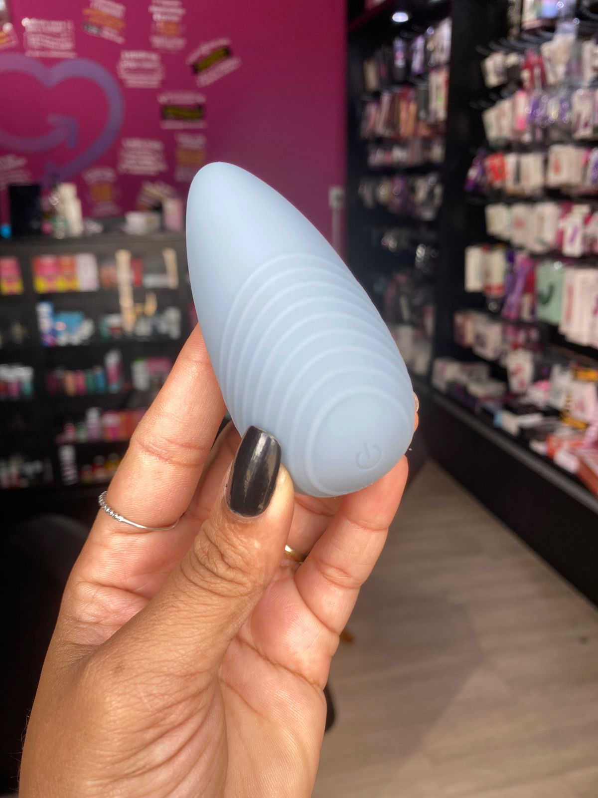 V1br4d0r de cl1t0r1s em formato de gota revestido em silicone liquido 10 intensidades (4245) recarregável