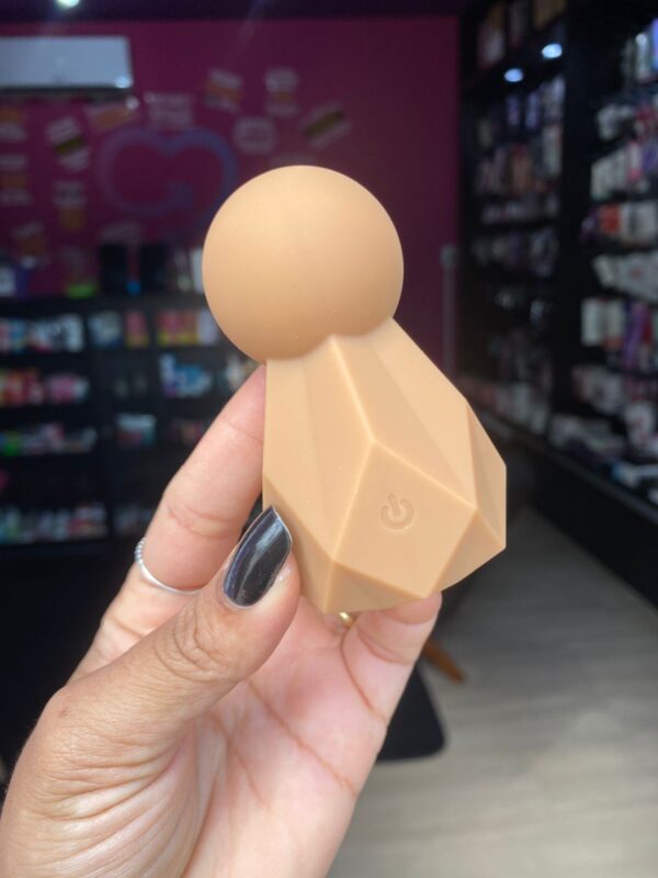 Vibrador de clitóris revestido em silicone liquido 10 intensidades (4212) recarregável