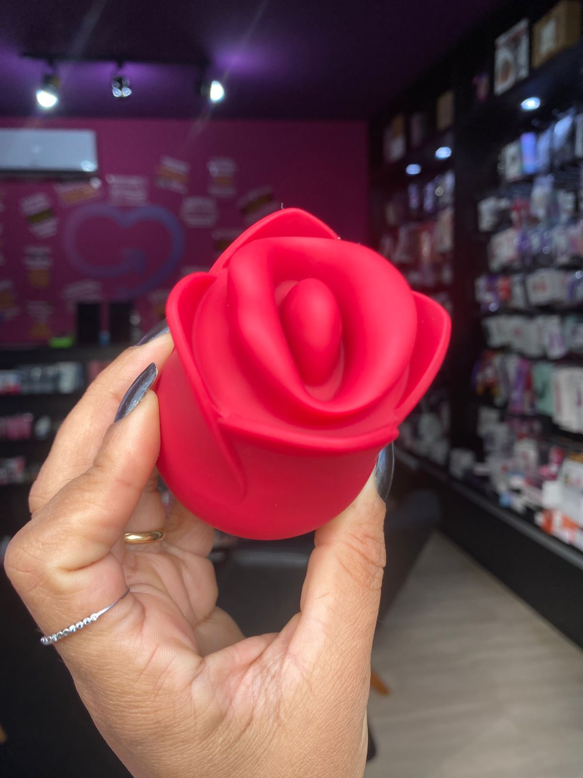 Vibrador de clitóris em formato de flor com língua vibratória 10 intensidades (8510) recarregável — foto 1