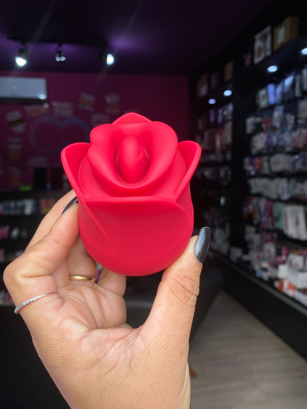 Vibrador de clitóris em formato de flor com língua vibratória 10 intensidades (8510) recarregável — foto 3