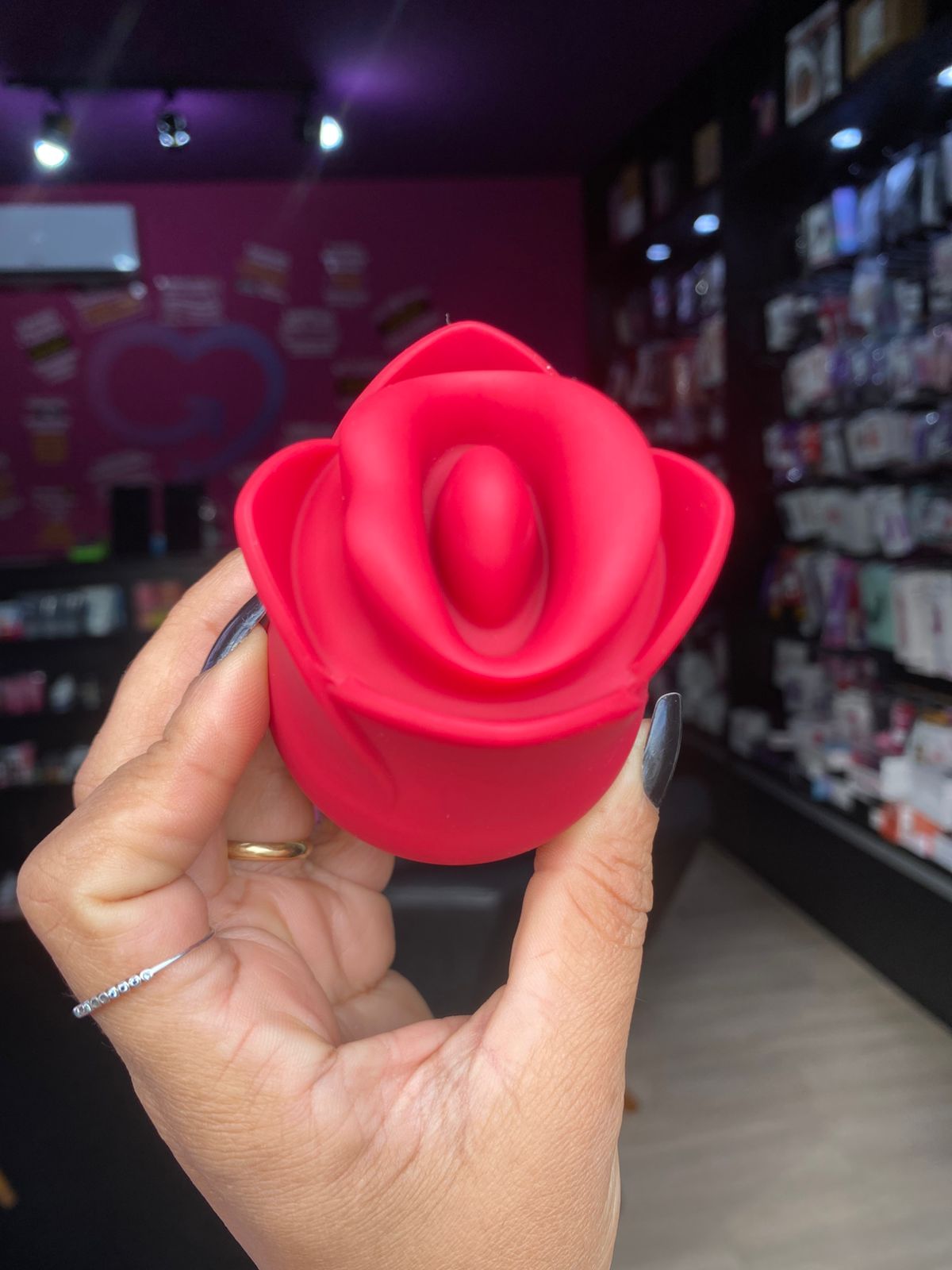 Vibrador de clitóris em formato de flor com língua vibratória 10 intensidades (8510) recarregável — foto 4