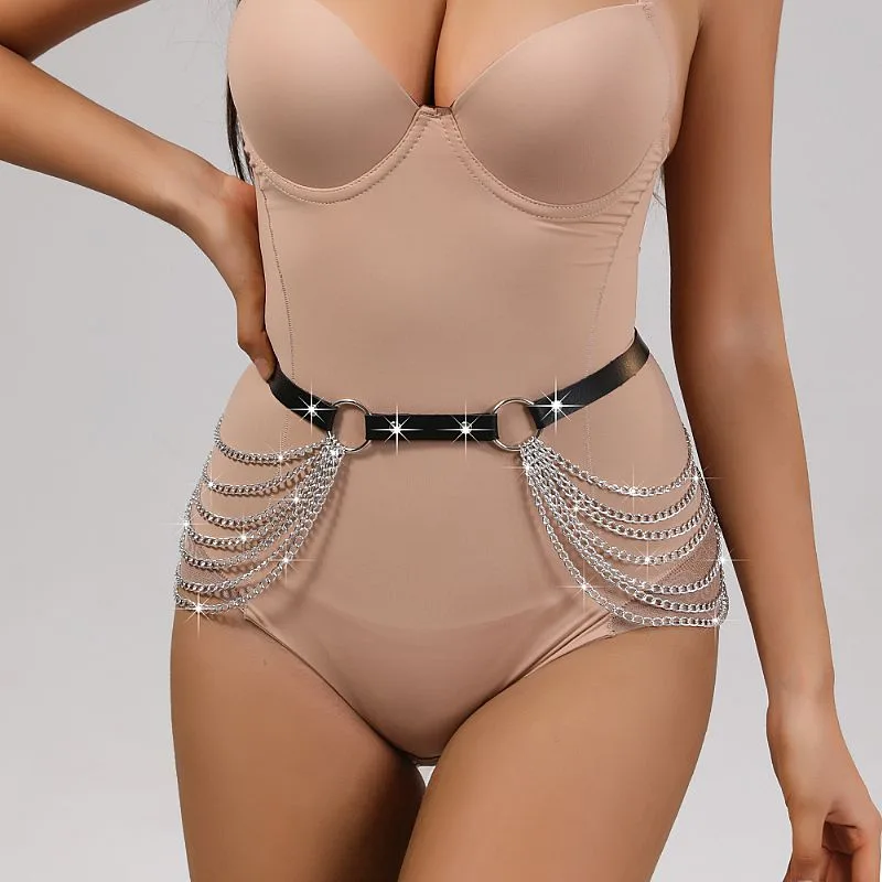 Harness - Cinto com Detalhes em Correntes