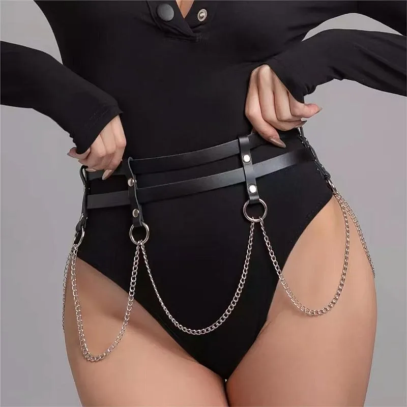 Harness - Cinto com Detalhes em Correntes