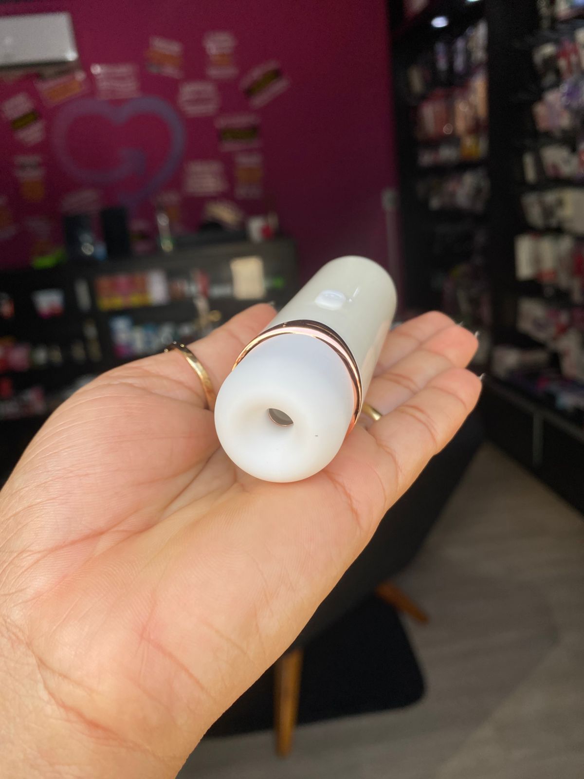 V1br4d0r de Cl1t0r1s com pulsação 10 intensidades (SU070) recarregável