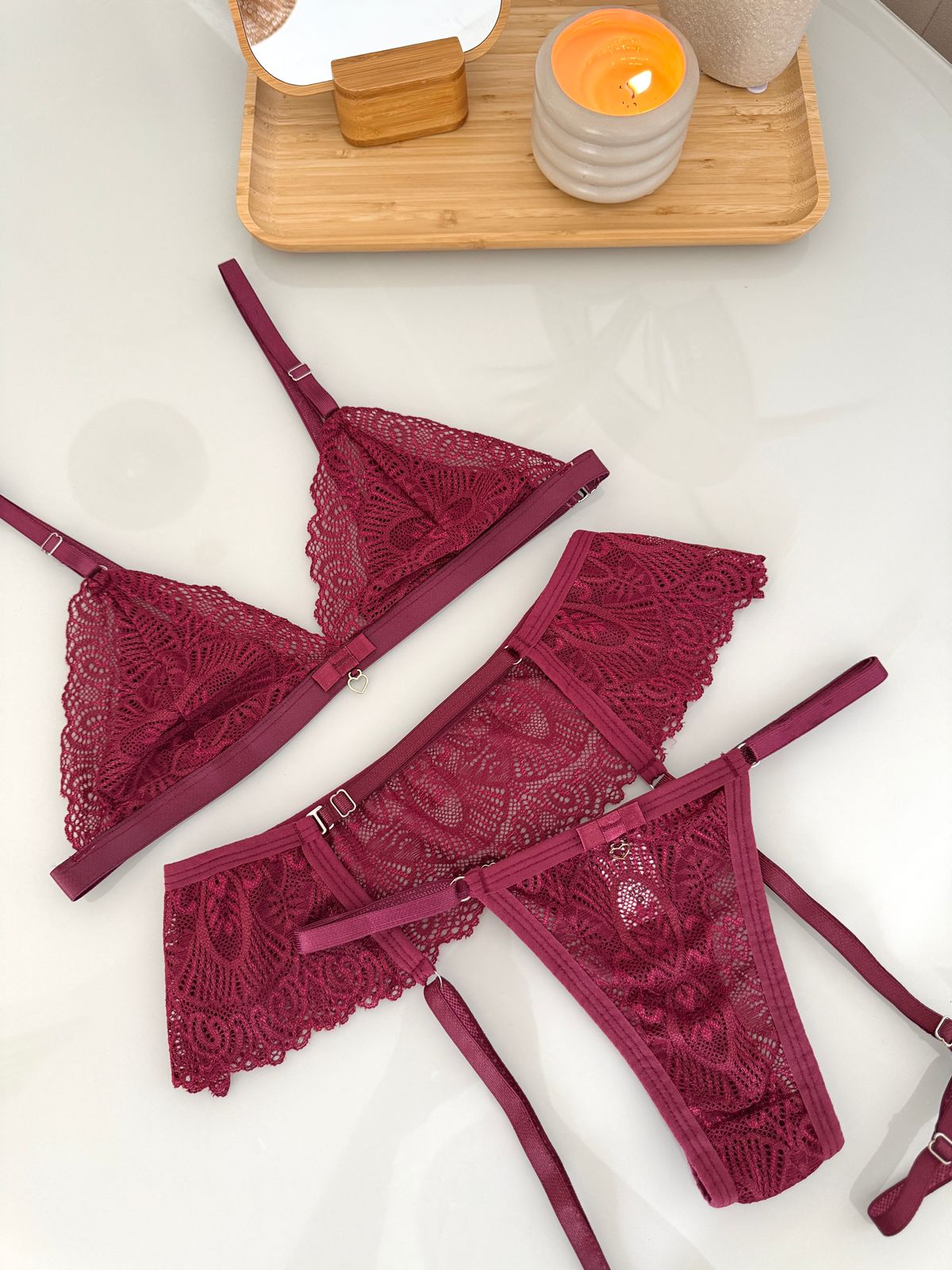 Conjunto rendado com cinta liga - tamanho M