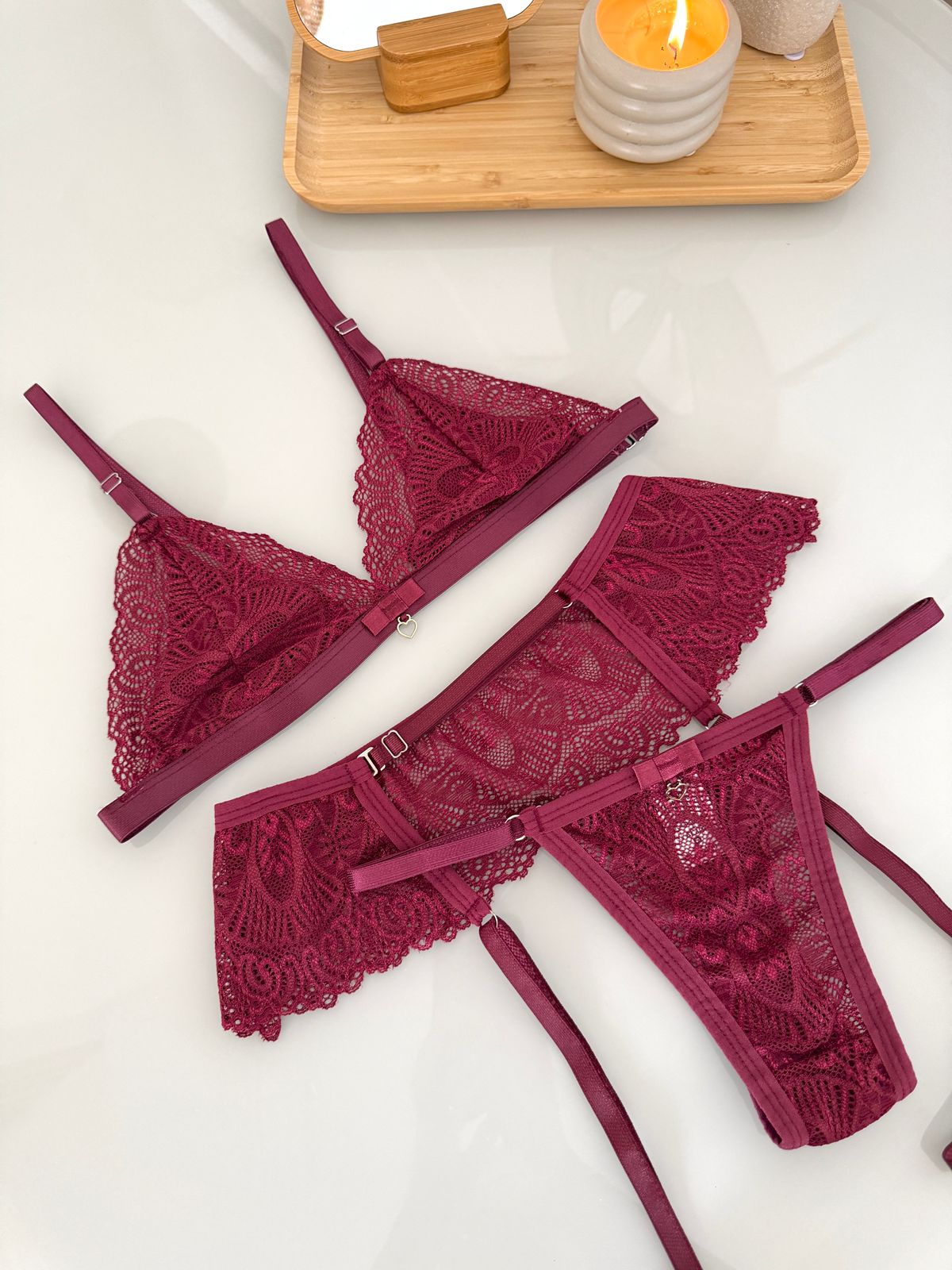 Conjunto rendado com cinta liga - tamanho M