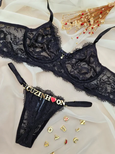 Conjunto (G) em renda personalizavel (letras não inclusas)