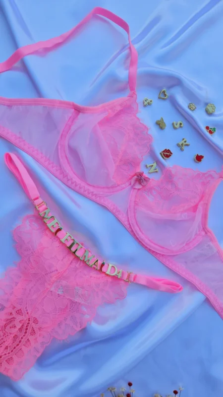 Conjunto (P) com aro transparente (letras não inlcusas)