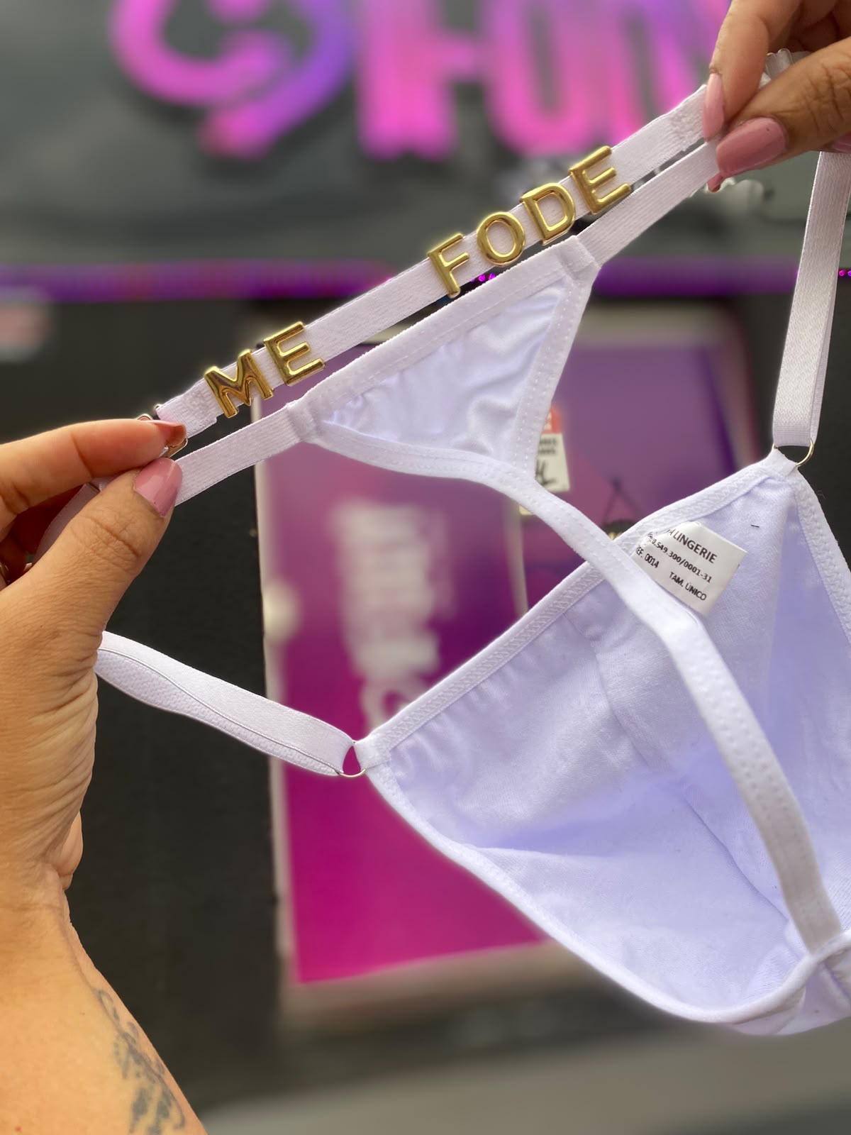 Cueca Fio Dental com Frase Personalizável (Letras vendidas separadamente) — comprar com embalagem discreta na iFody