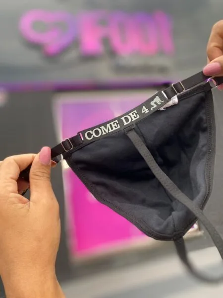 Cueca Fio Dental com Frases Neon (come de 4) Brilha no Escuro (0012)