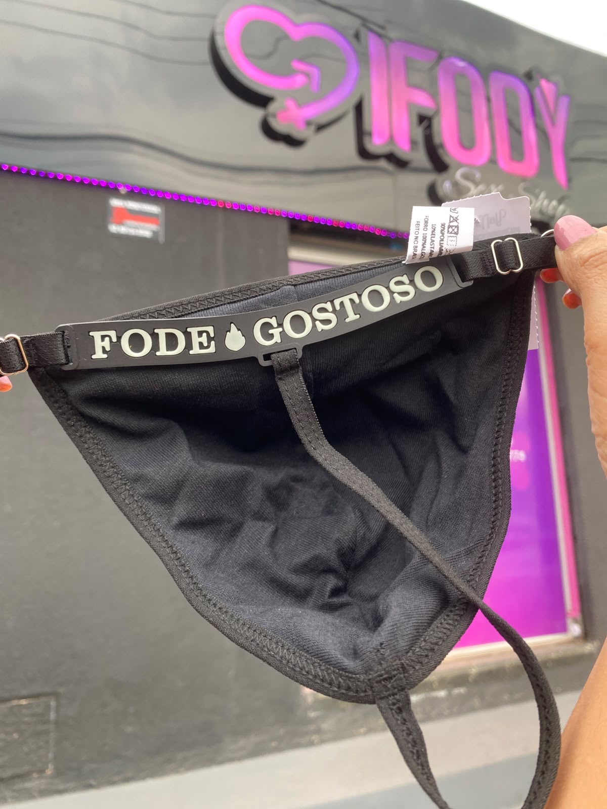 Cueca Fio Dental com Frases Neon (fode gostoso) Brilha no Escuro (0012) — foto 3